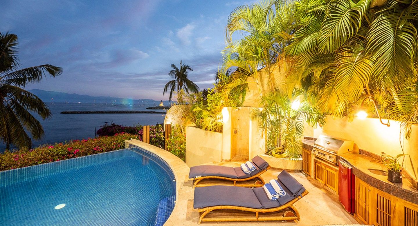 Casa Beach Front House for sale in La Cruz de Huanacaxtle. Image property of MLS Vallarta ©